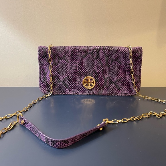 💯Authentic Tory Burch Long card wallet with chain *Purple💜 - Picture 4 of 16